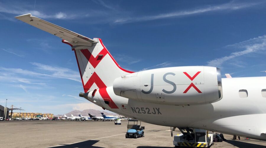 What do 2 of the top 3 US airlines have in common?